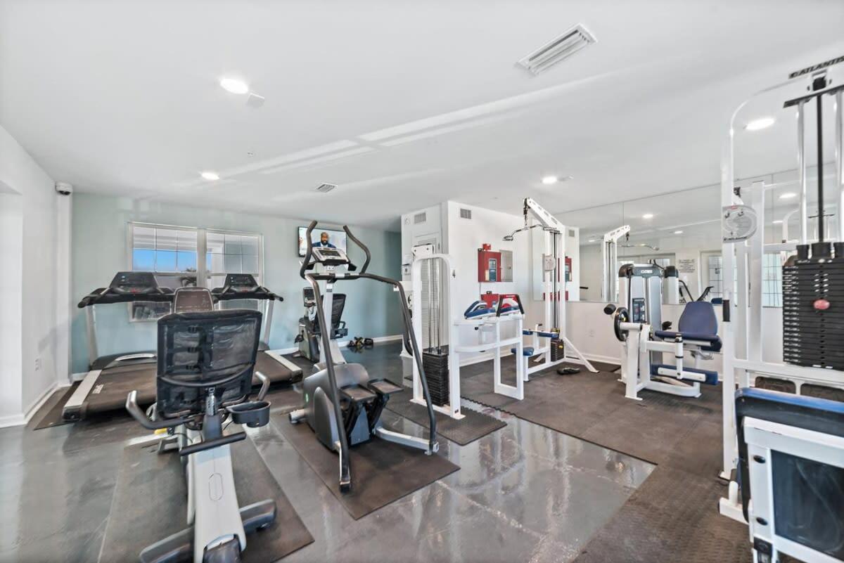 Grand Caribbean Pool & Gym & Beach View オレンジ・ビーチ エクステリア 写真